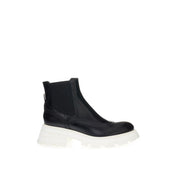 Eleganta läderboots i tidlöst svart