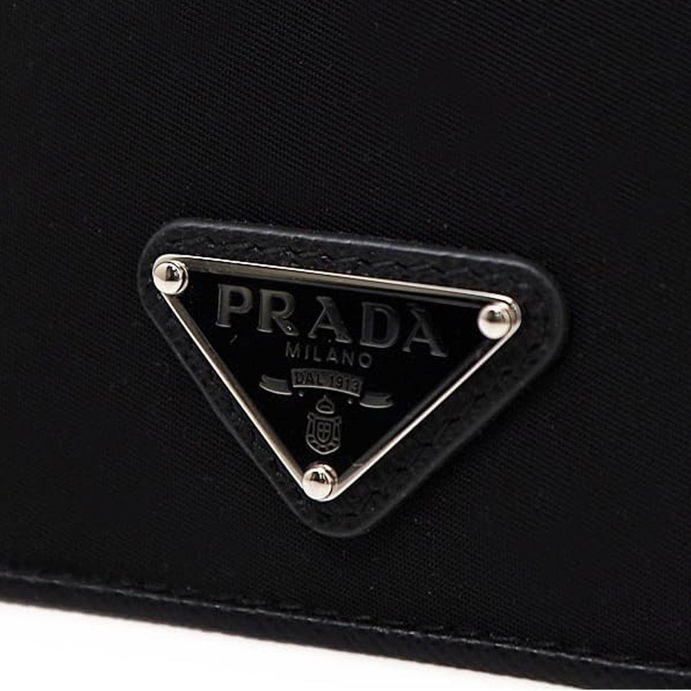 Prada svart nylonkortshållare med triangellogotyp