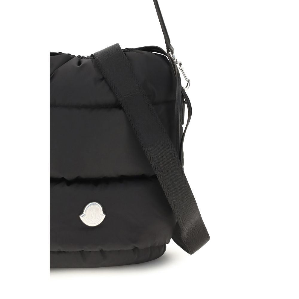 Moncler svart nylonväska Caradoc