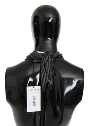 Svartgrå viskosfoulard halsduk med märke