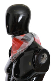 Röd sidenhalsduk med märkesvaror och grått