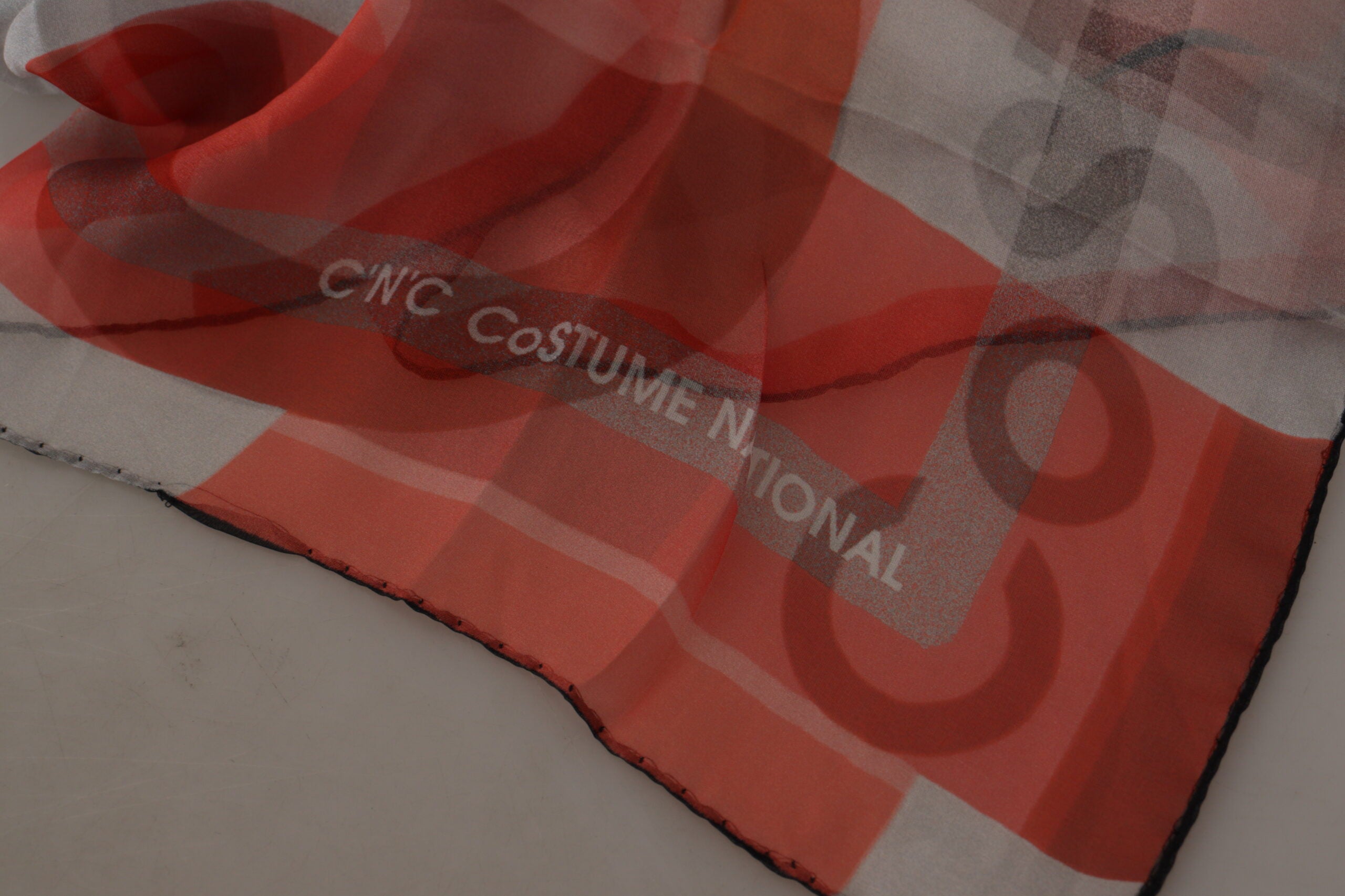 Gråröd sjal med omlottkrage