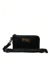 Svart nylonlogotypplack med nyckelring och kuvertväska