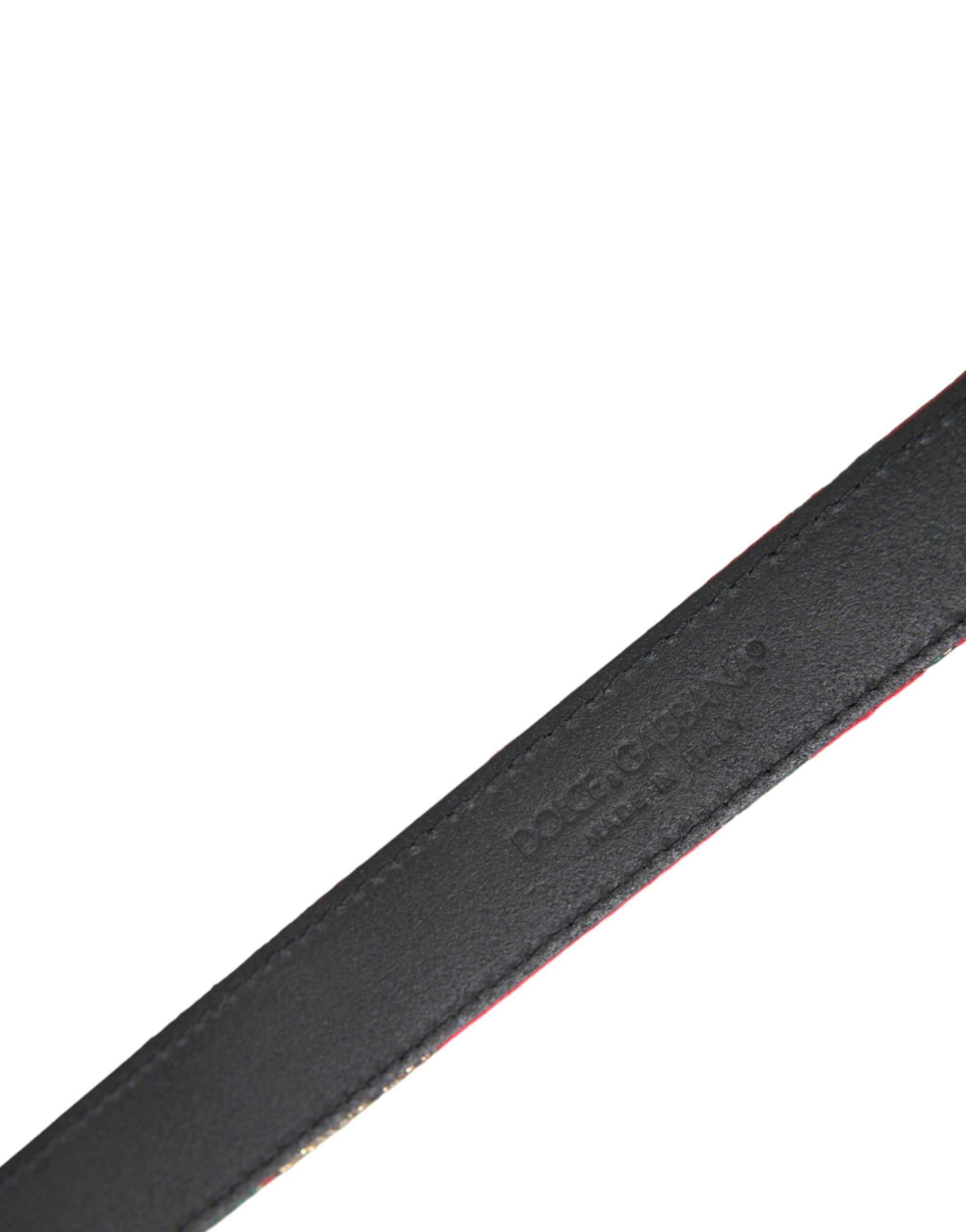 Röd läderjacquard-bälte med silverfärgad metallspänne