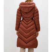 Röda jackor och kappor i polyamid