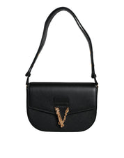 Crossbody-axelväska i svart, grovkornigt kalvskinn med logotyp