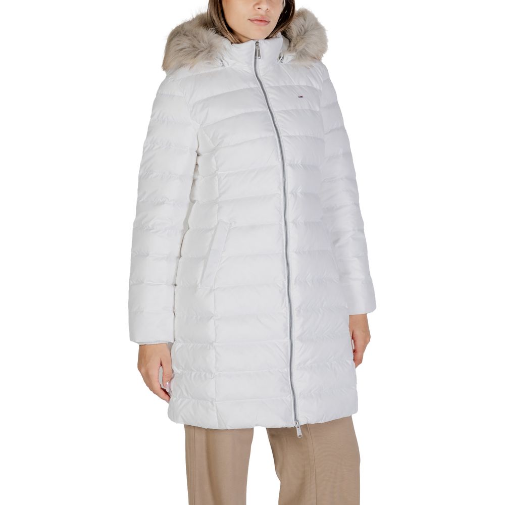 Vita jackor och kappor i återvunnen polyester