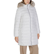 Vita jackor och kappor i återvunnen polyester