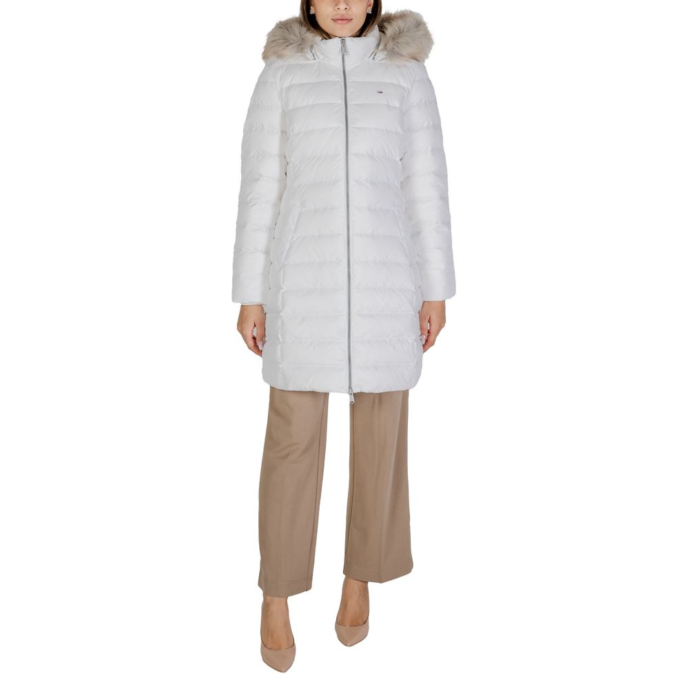 Vita jackor och kappor i återvunnen polyester
