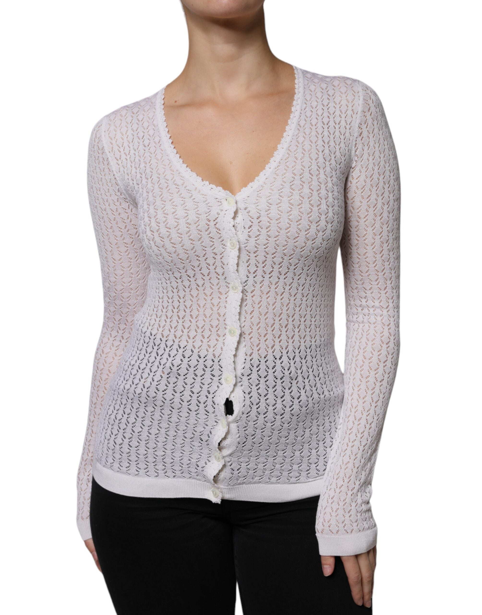 Vit sidenkofta med knappar