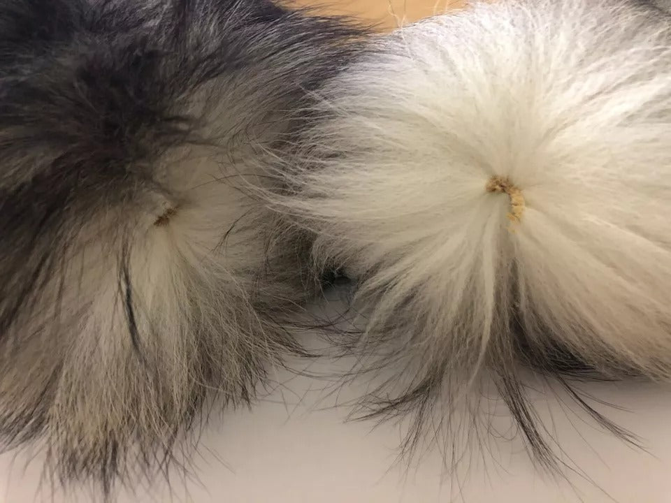 Brun rävsvanspälssjal med halsringning och krage