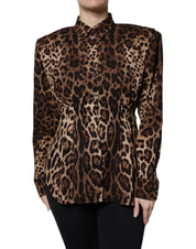 Brun leopard sidenkappa med knappar