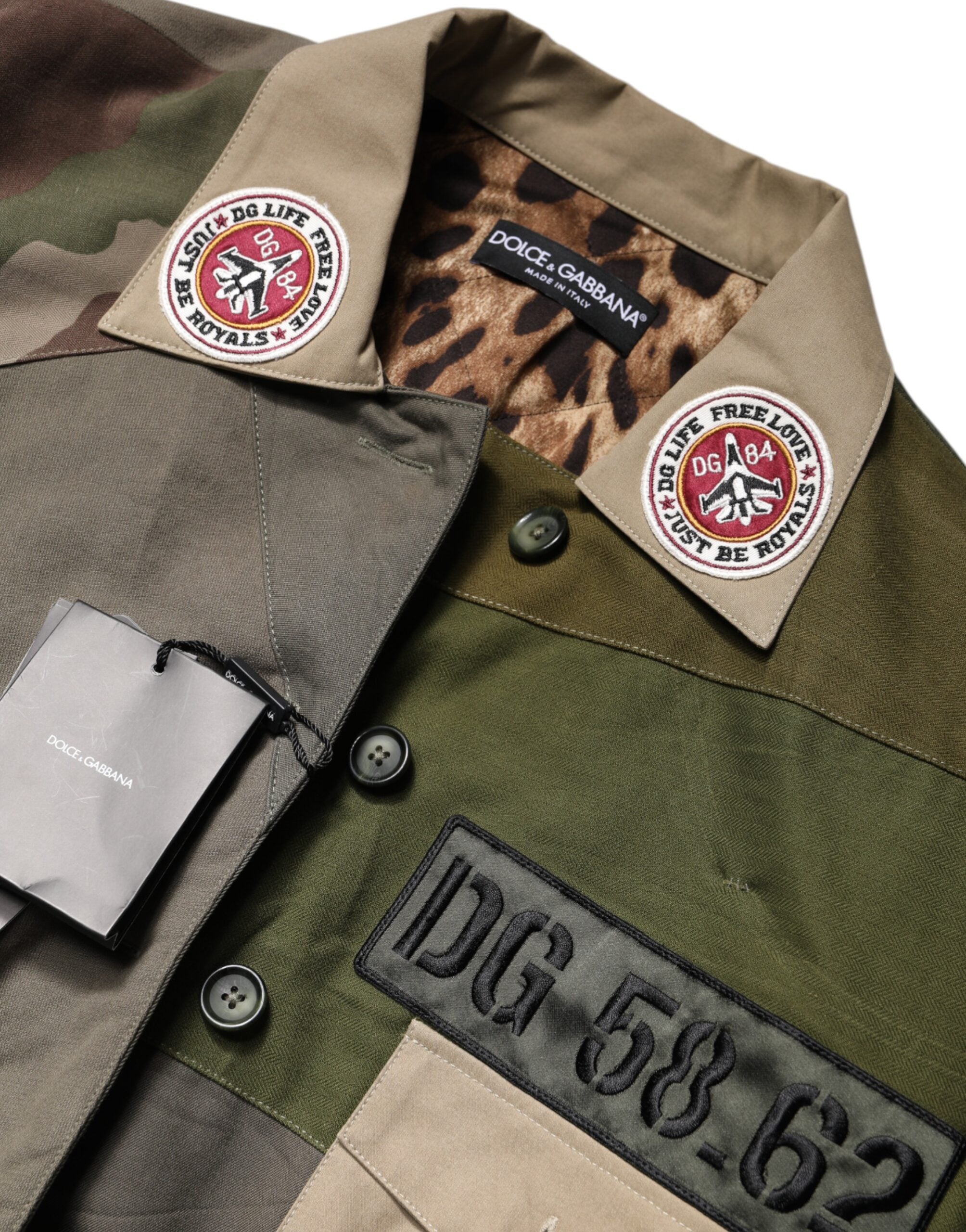 Militärgrön bomullsdunjacka med knappar