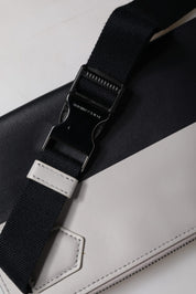 Svart Vit Läder Crossbodyväska med Präglat Logo