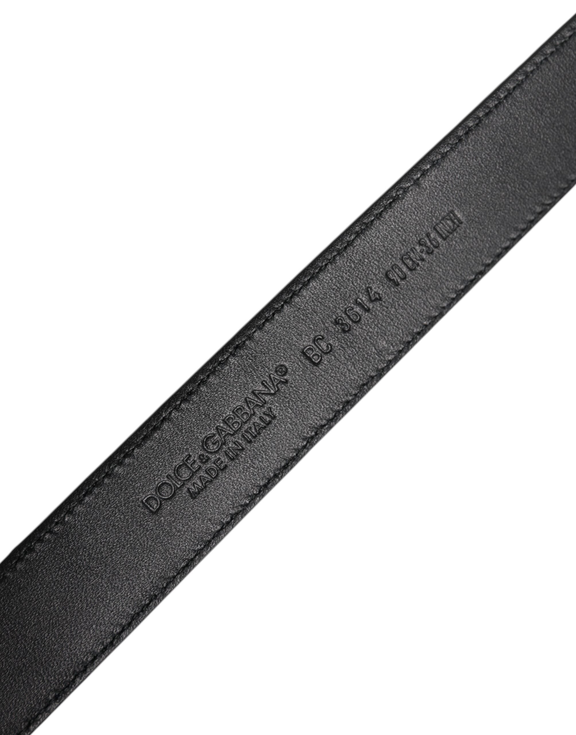 Classic Metal Buckle Belt i svart kalvskinn