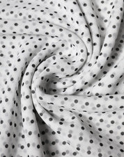 Vit prickig polyestersjal med omlottmönster