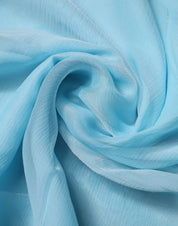 Ljusblå rektangulär omlottsjal i siden