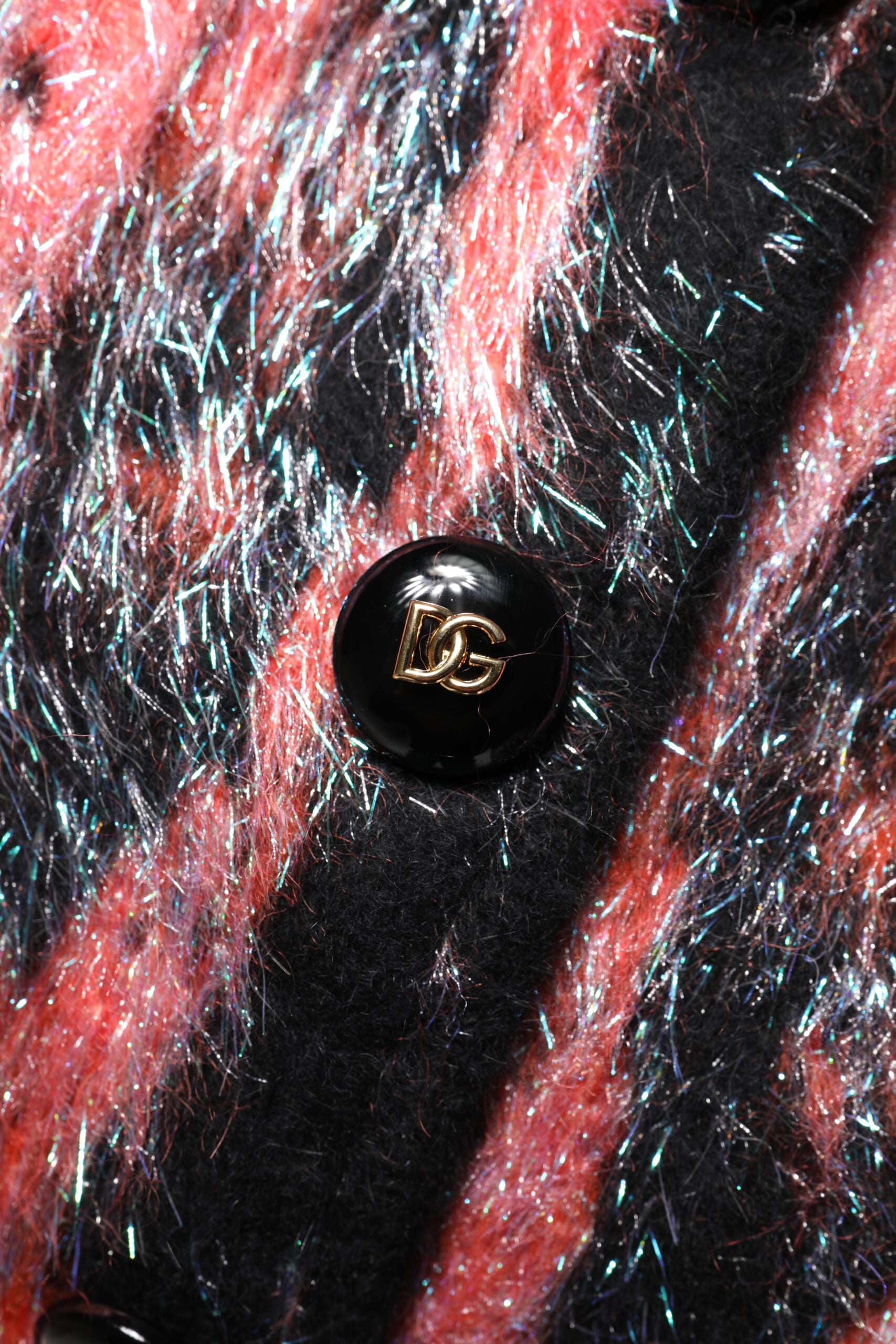 Röd mohairullkofta med knappar