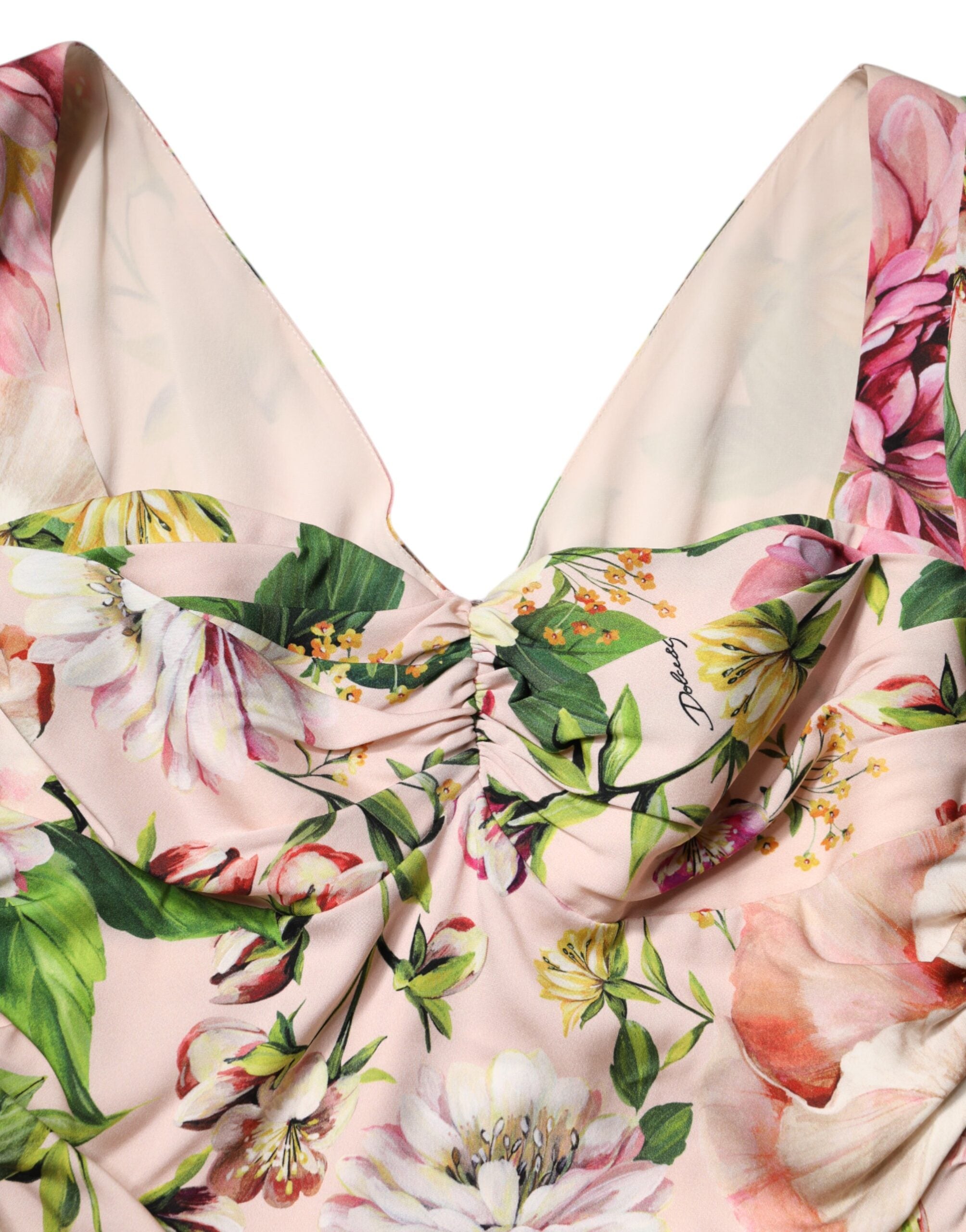 Svart läderväska med hjärtformad juvel och axelrem