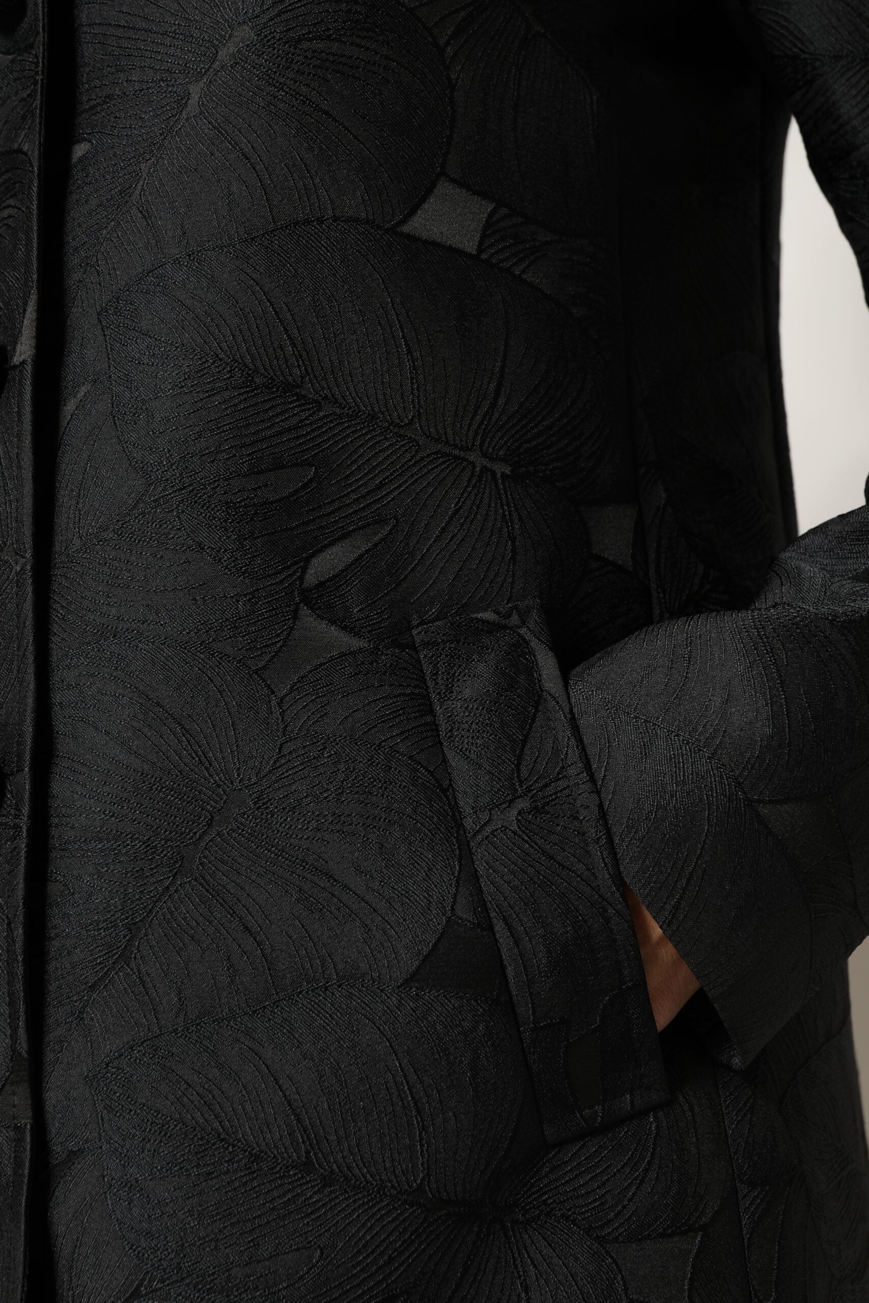 Svart polyester enkelknäppt trenchcoat