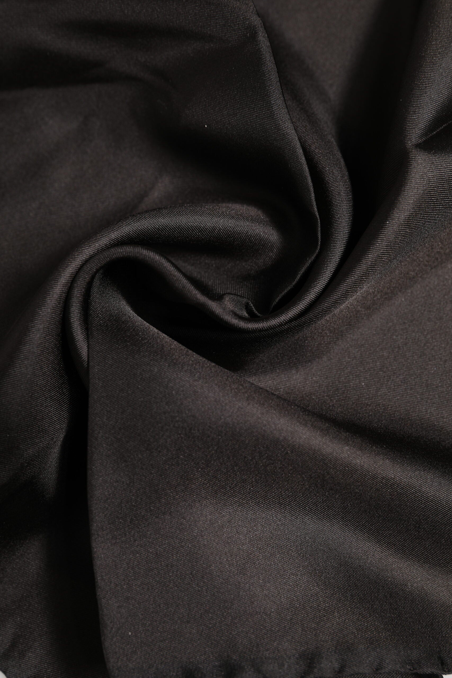 Brun sidenscarf med DG-krontryck