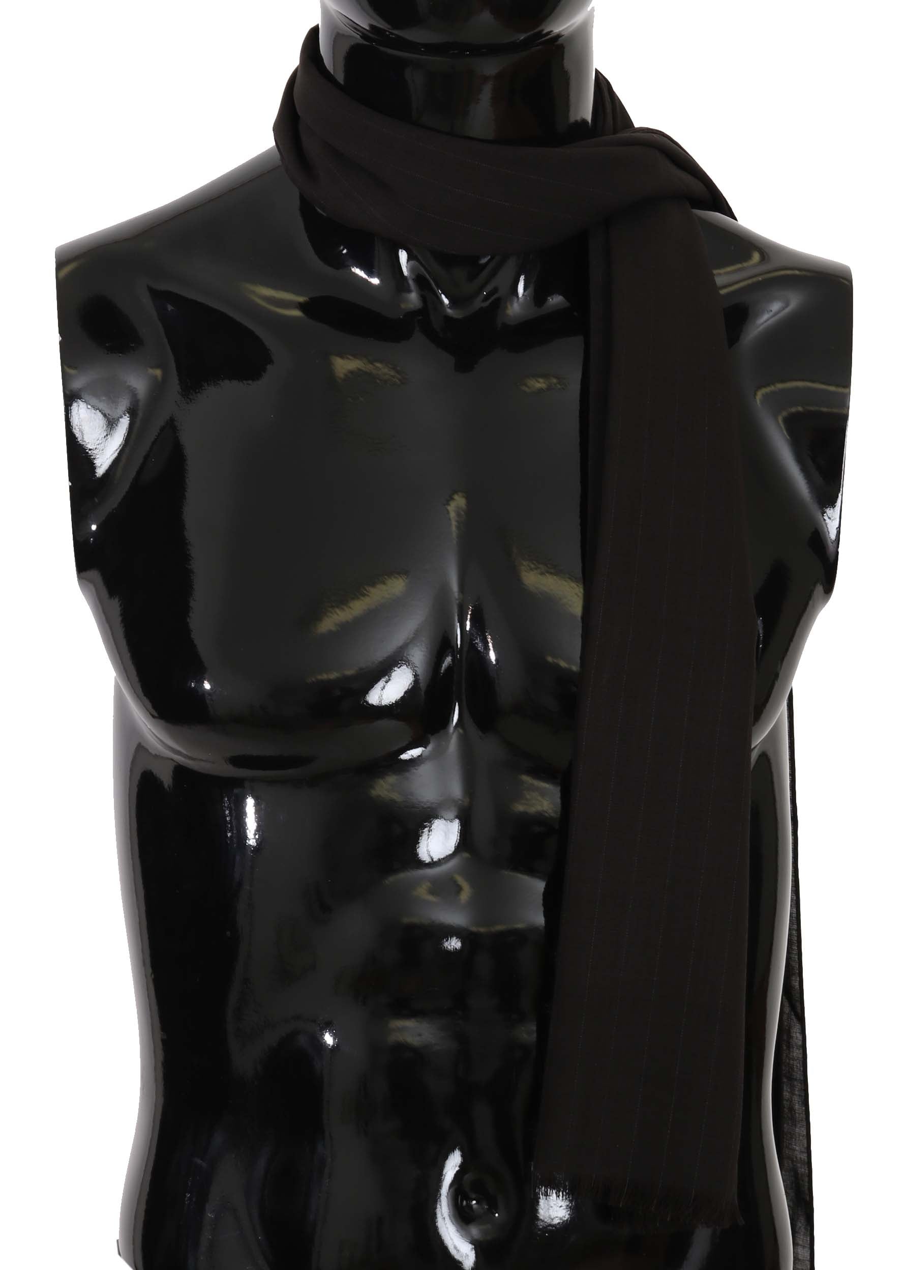 Mörkgrå randig ullhalsduk