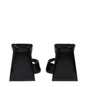 Svarta sandaler med öppen tå och stilettklack i lackskinn