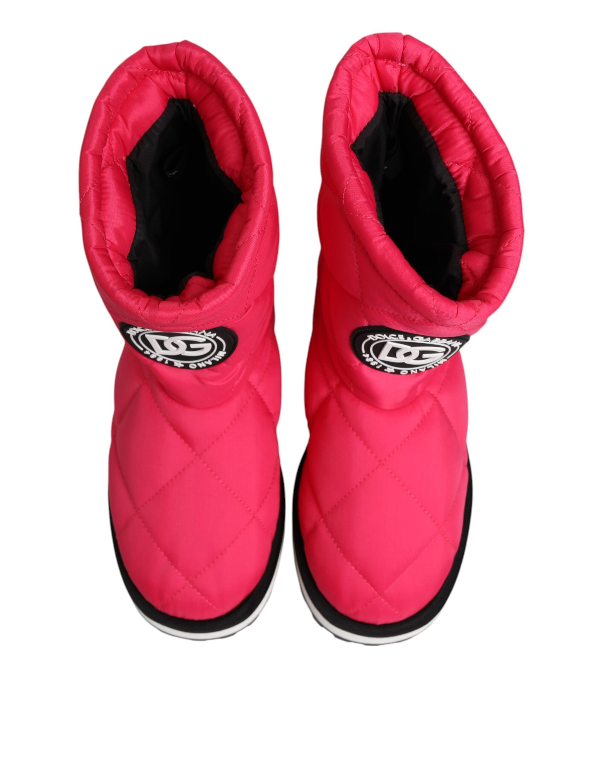 Fuchsia Rosa Viskos Vadderade Stövlar Med Hög Vad Med Logodetaljer