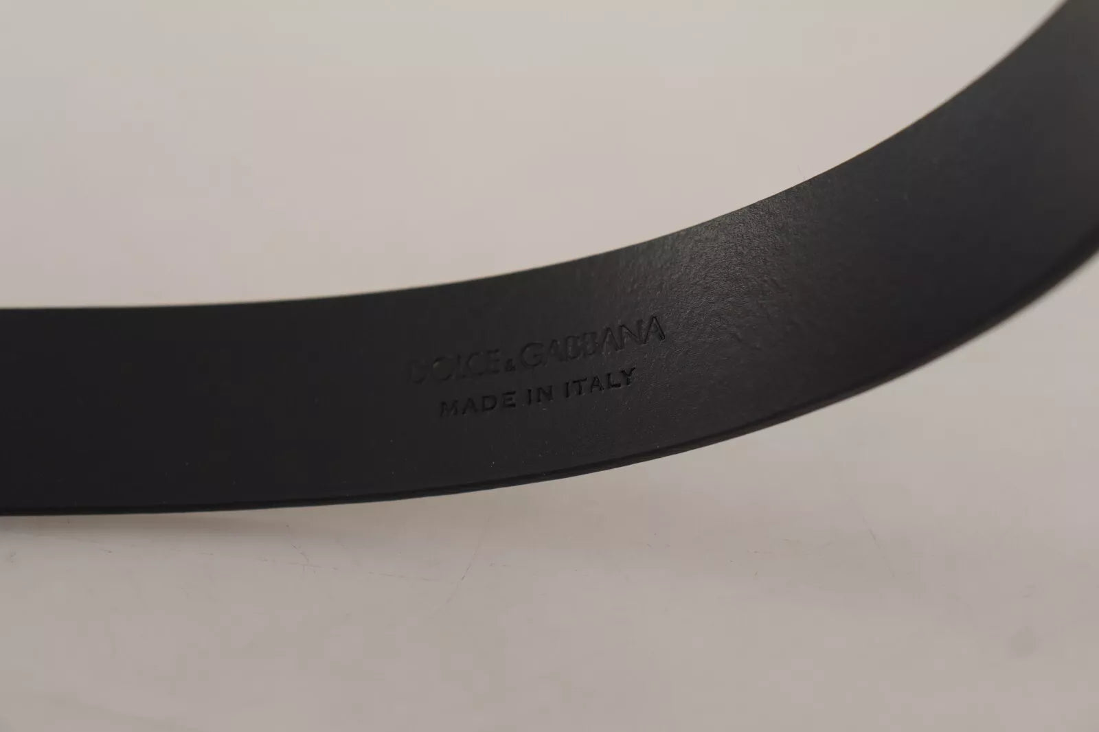 Kalvskinnshöftbälte med silverfärgad, svart metallspänne