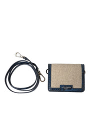 Beige raffia mini axelväska med blå läderdetaljer, crossbody-modell