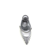 Silverfärgade läderskor med höga klackar