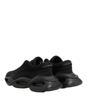 Svarta låga sneakers med syntetisk snörning