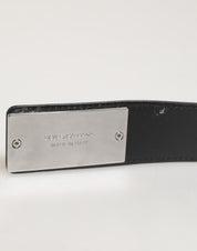 Svart läderklassisk metallogo-bälte