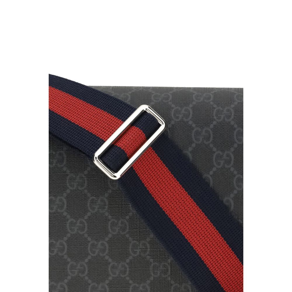 Svart axelväska i tyg