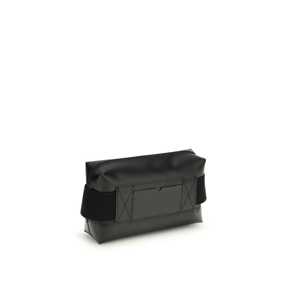 Axelremsväska i svart kalvskinn, Bos Taurus