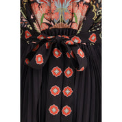 Flerfärgad plisserad klänning i polyester